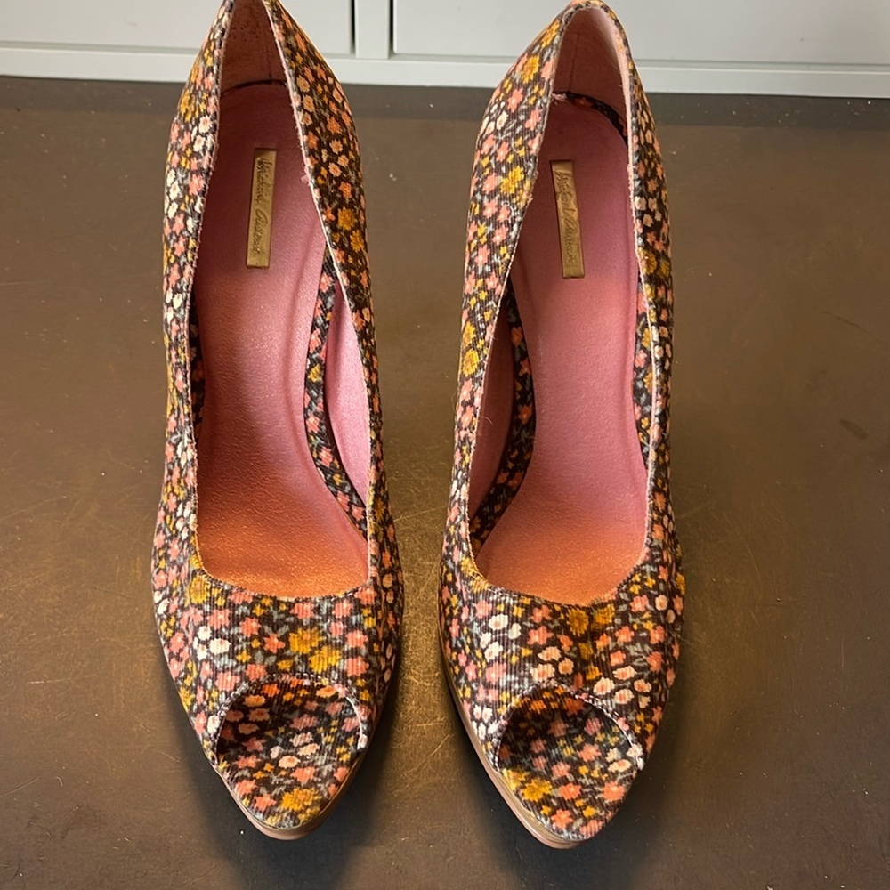 Michael Antonio Floral Peep Toe High Heels. Size 8.5. D4/A